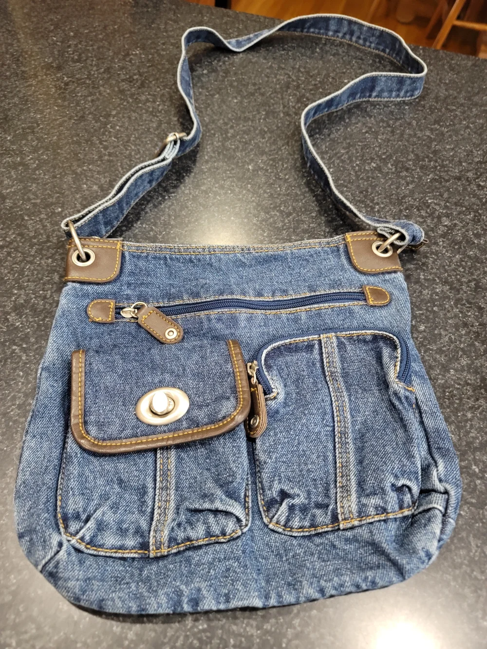 Y2K-style multi-pocket denim crossbody bag  blue jean